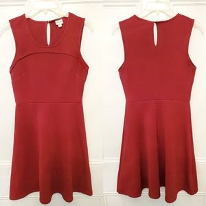 Sleeveless skater dress with keyhole back